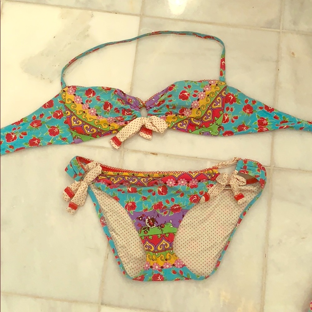 Betsey Johnson Large swimsuit top and bottoms